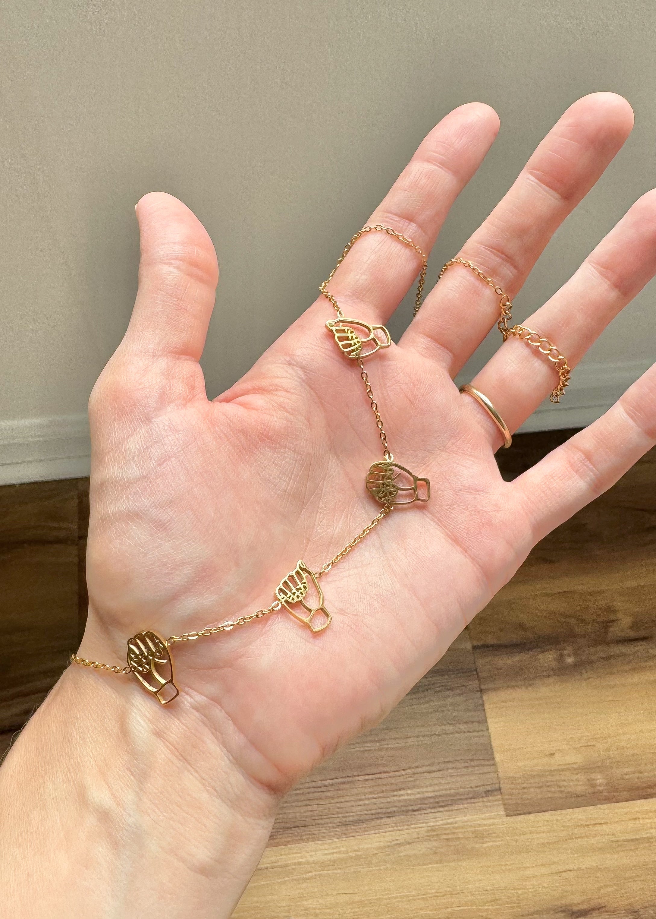 MAMA Fingerspelling Necklace